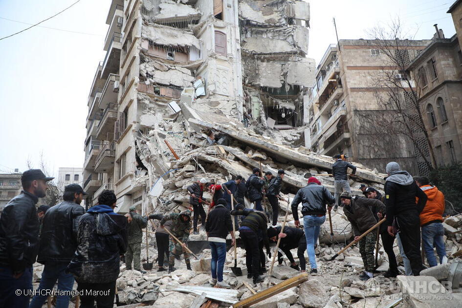 People searching for survivors under the rubble, following earthquake, in the Al-Aziziyeh neighborhoud, Aleppo Governorate. ; A major earthquake of magnitude 7.8 struck south-east Türkiye and north Syria at around 04:20 am on 6th February.
